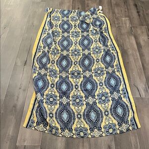 NEW Dressbarn Yellow and Blue Scarf